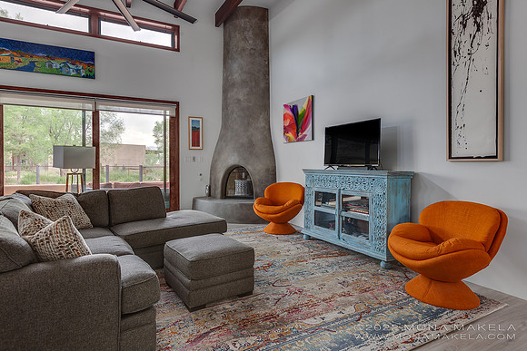 Home by Edge Architects, Taos New Mexico. Photography by Mona Makela.