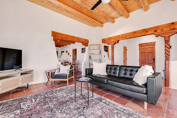 Casa Linda, a vacation rental by Natural Retreats