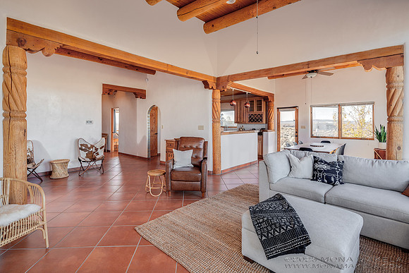 Skydancer, a vacation rental in Taos. Photography by Mona Makela.