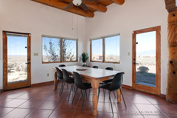 Skydancer, a vacation rental in Taos. Photography by Mona Makela.