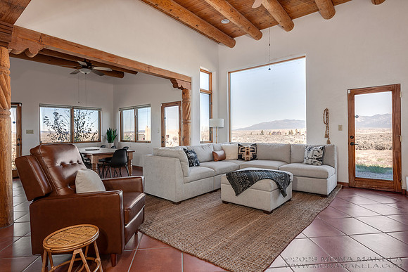Skydancer, a vacation rental in Taos. Photography by Mona Makela.