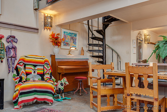 Inger Jirby's vacation rental in Taos, New Mexico. Photography by Mona Makela.