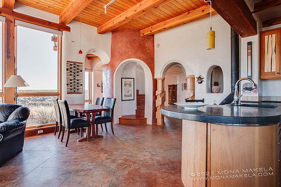 Casita Nuaanarpoq, a custom off-grid home by EDGE Architects.