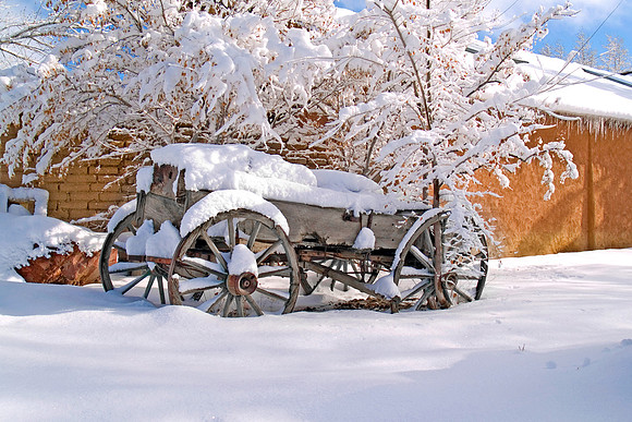 Snowy old wagon